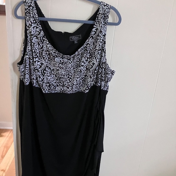 Dress two piece never worn - Picture 2 of 6